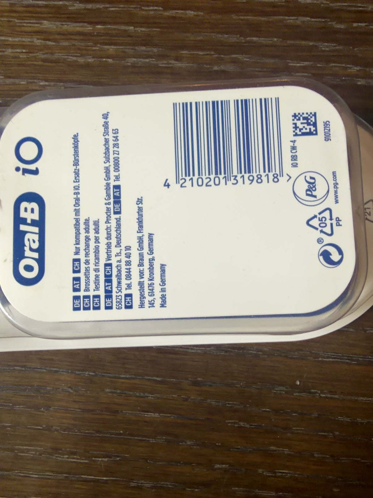 Oral-B iO Ultimate Clean white 4-pack packaging with EAN 4210201319818