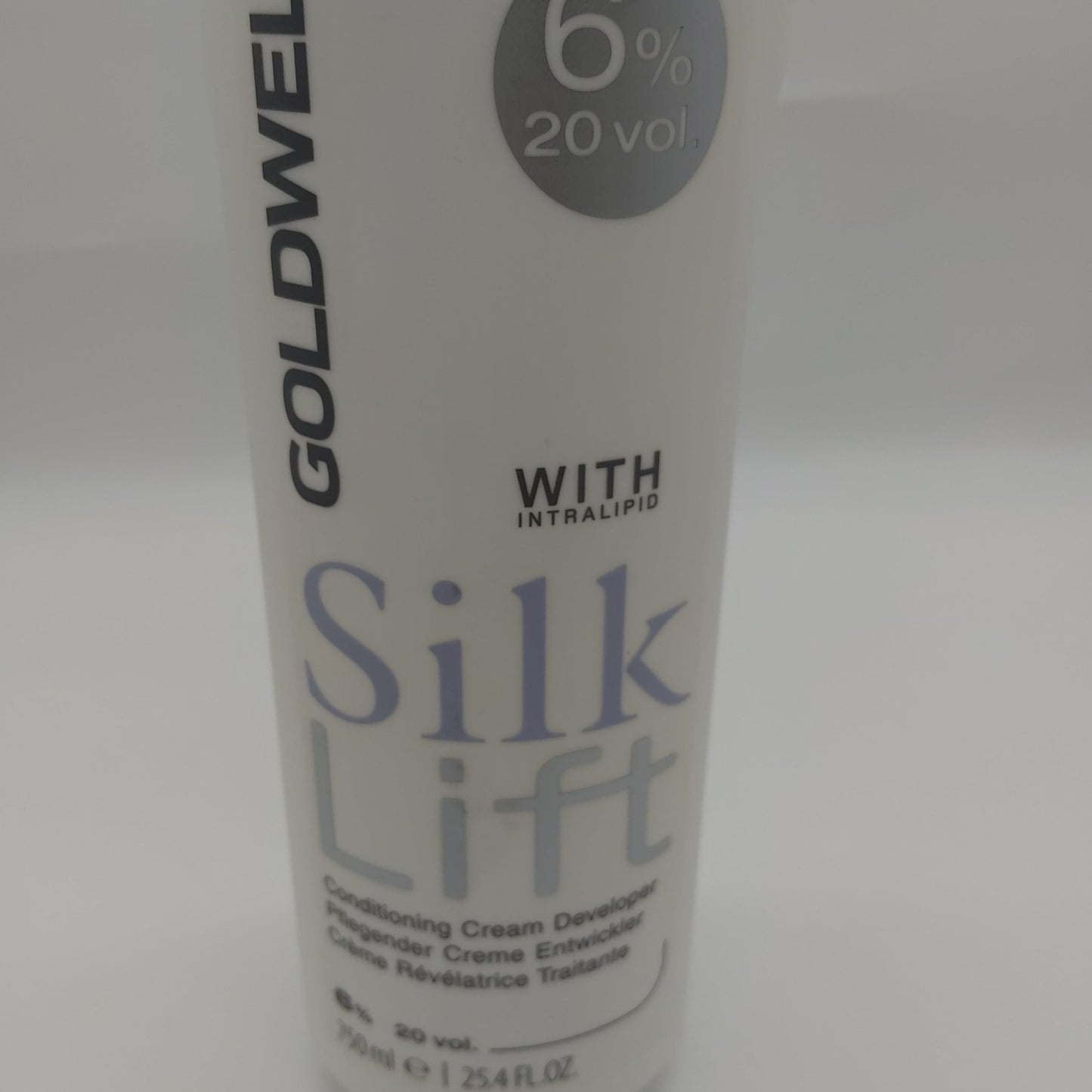 Silk Lift Conditioning Cream Developer - 6% / 20 Volume 25.4 oz - VIP Extensions