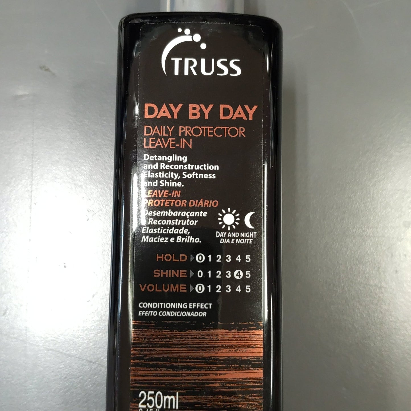 Truss Day By Leave - in Protector 8.45 oz - VIP Extensions