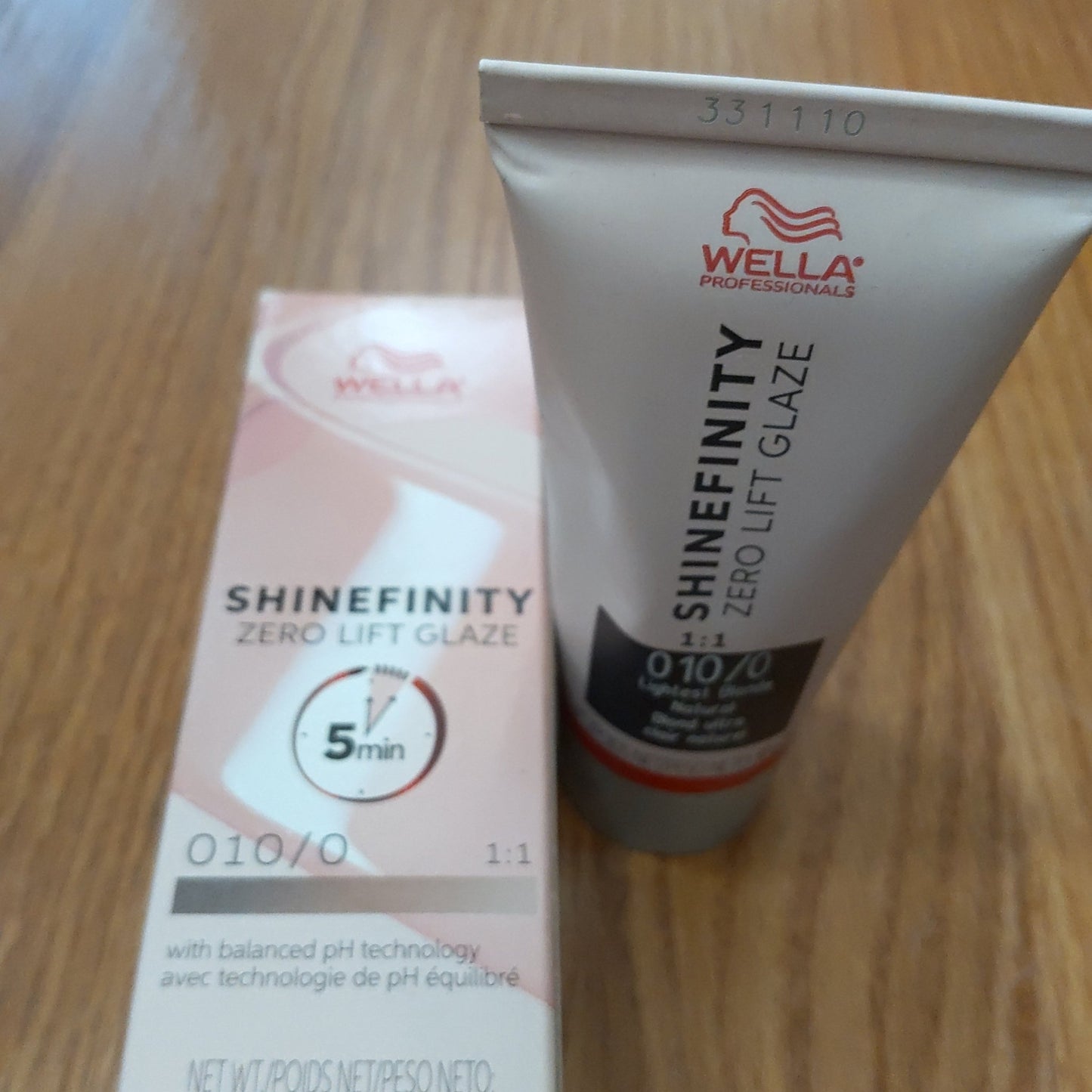 wella shinefinity zero lift glaze 2 oz color 06/0 - VIP Extensions