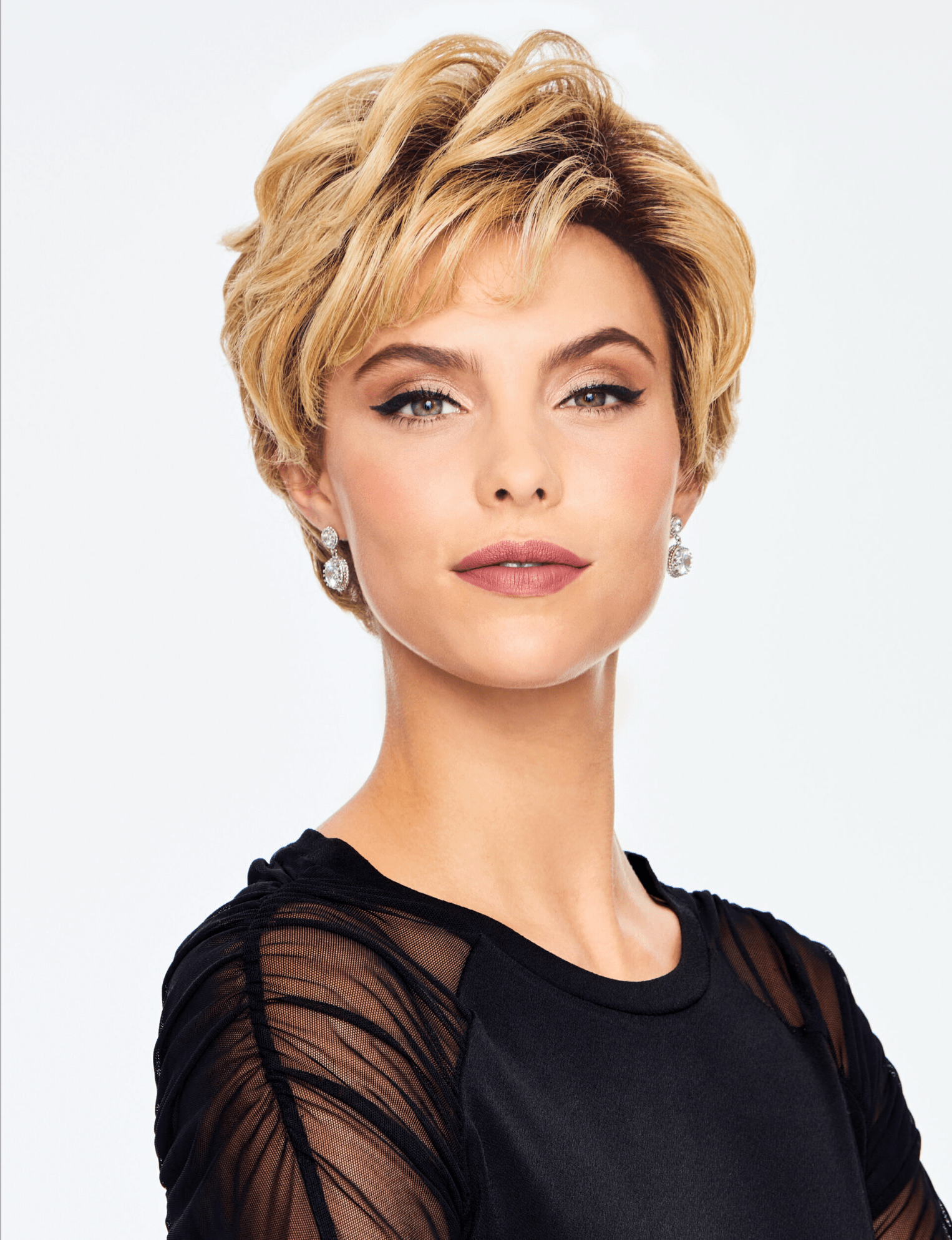 chic wavy Jane wig by Hairdo color SS14/88 - VIP Extensions