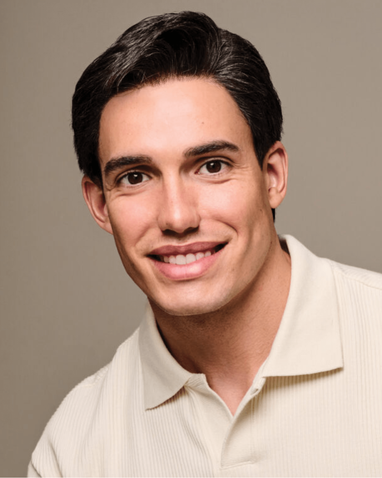 him collection wig style elite color M3S darkest brown - VIP Extensions