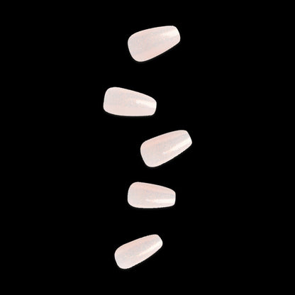 KISS Classy Nails Cozy Meets Cute - VIP Extensions