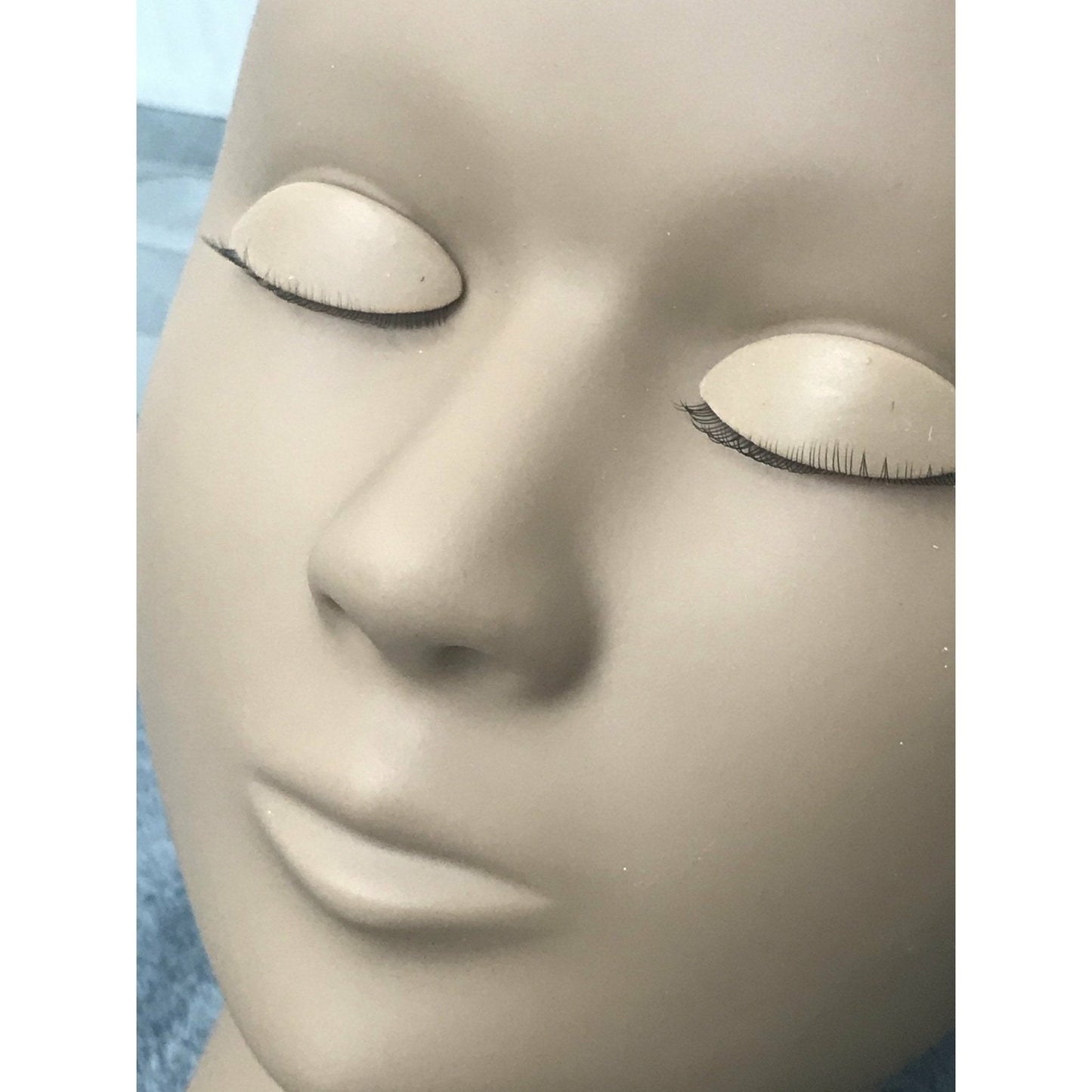 New Eyelash Practice Mannequin with 3 sets of removable eyes. - VIP Extensions
