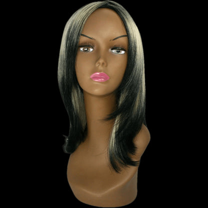 Pallet  130 - Lot of Wigs, variety of styles - VIP Extensions