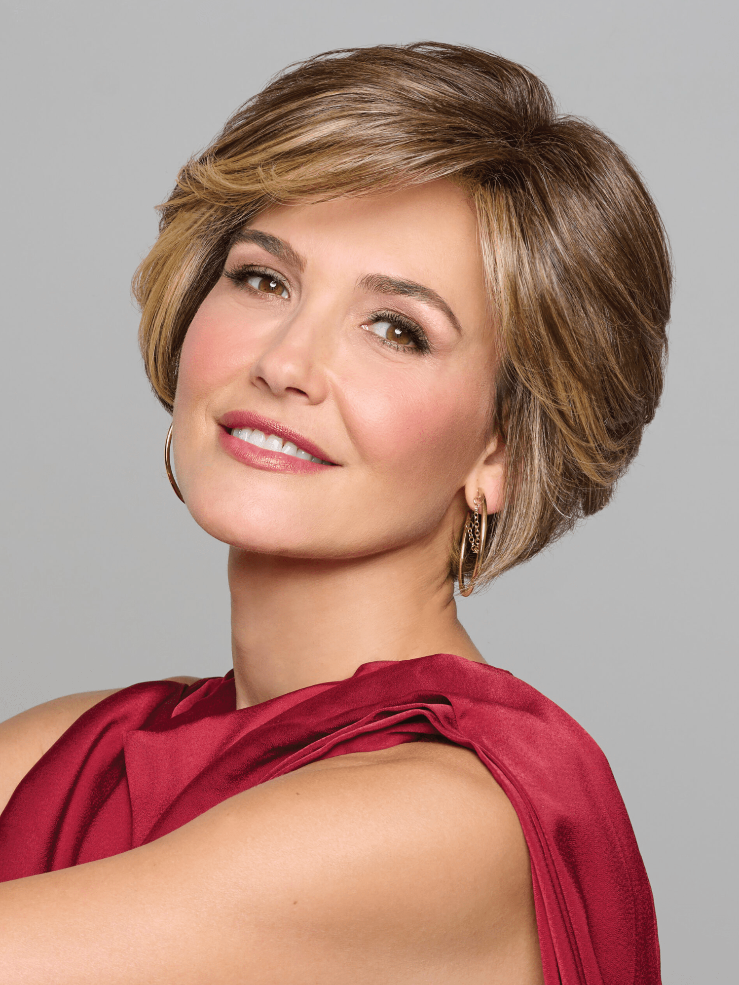 Raquel Welch Captivating Canvas Chin Length Layered Wig by Hairuwear, Average Size Cap, RL19/23SS Biscuit - VIP Extensions