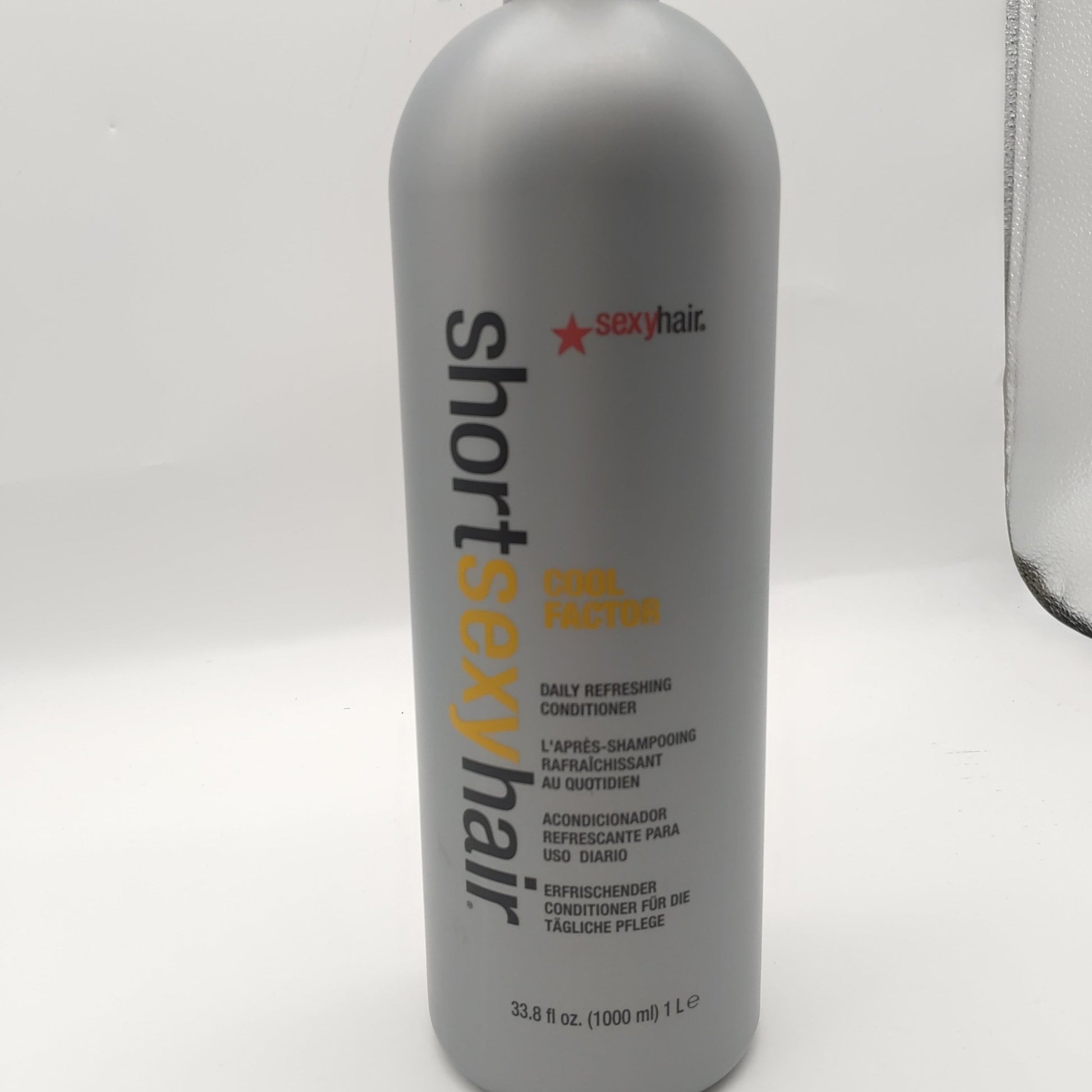 Sexy Hair Concepts Short Sexy Hair Cool Factor Daily Refreshing Conditioner 1000ml/33.8oz - VIP Extensions