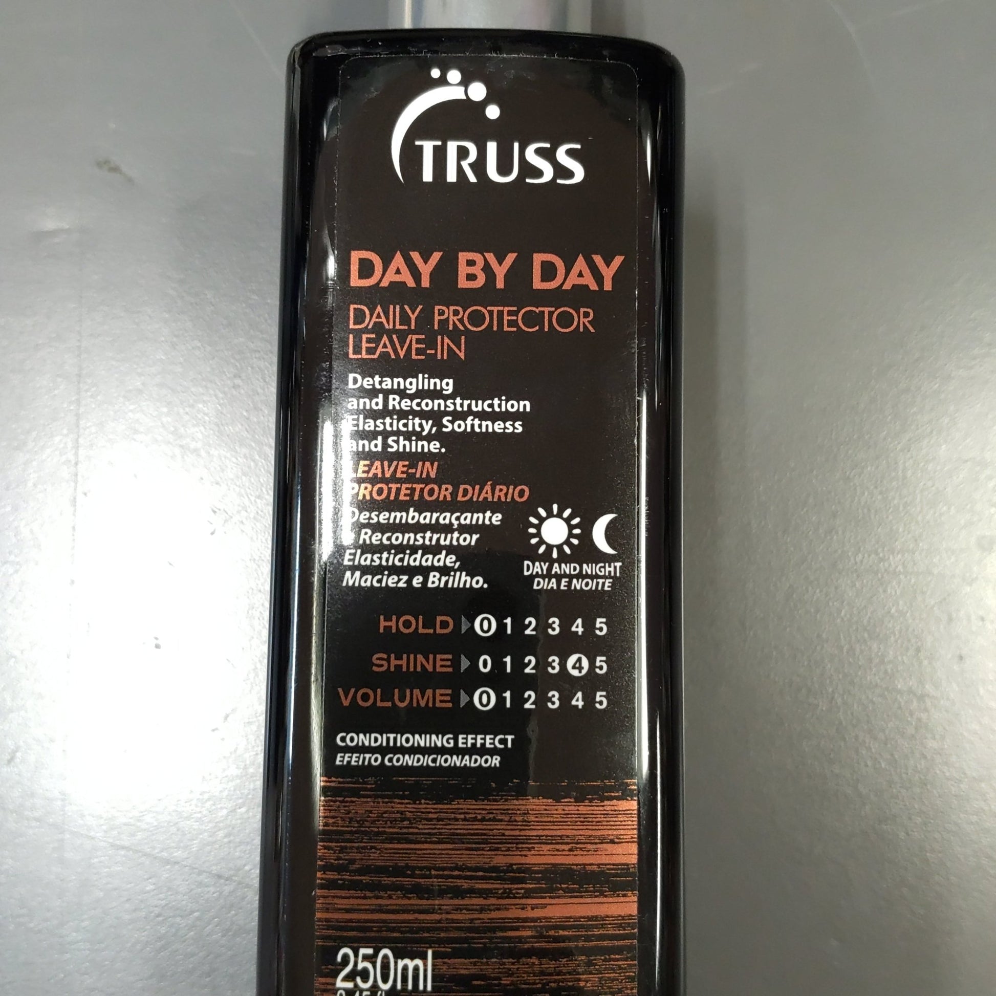 Truss Day By Leave - in Protector 8.45 oz - VIP Extensions
