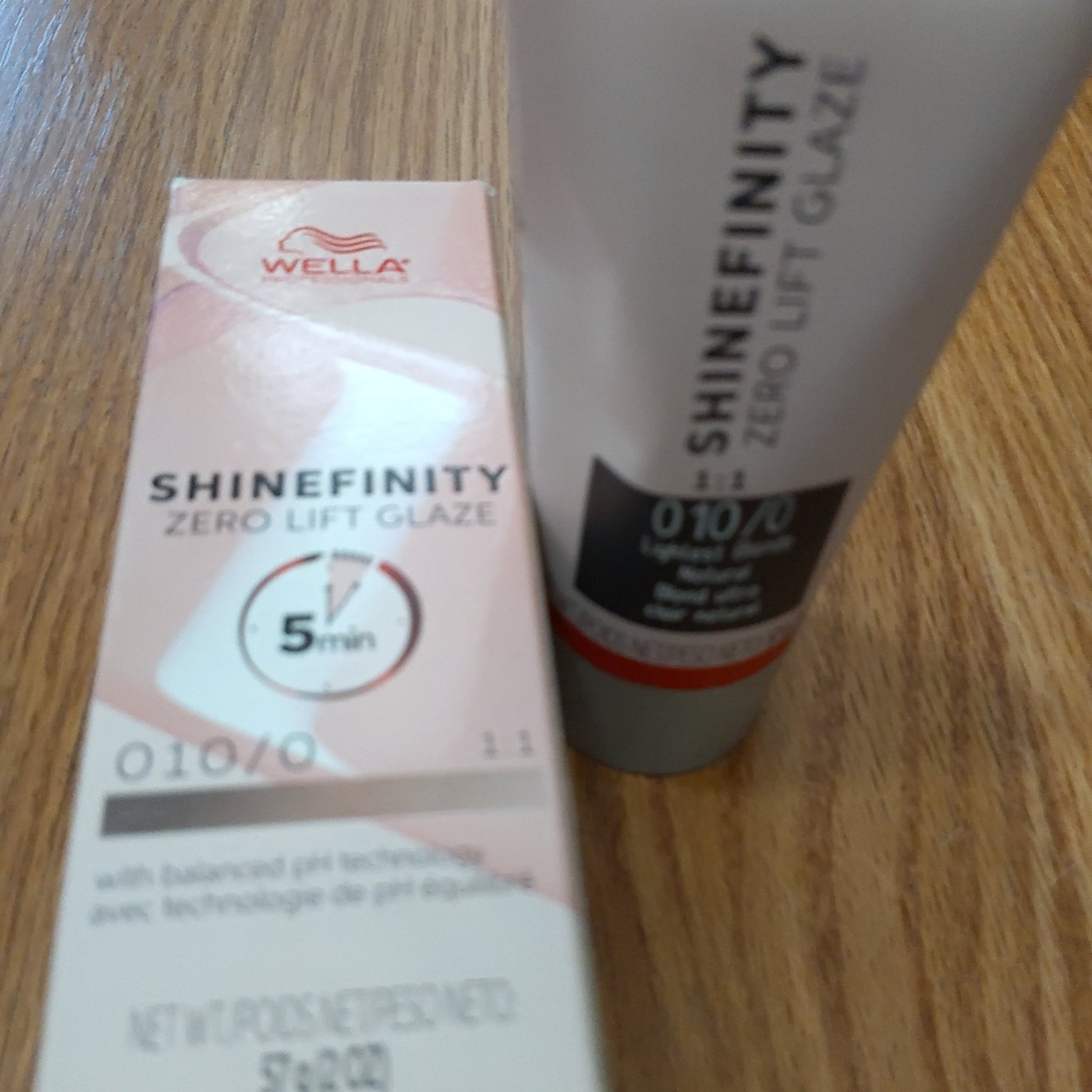wella shinefinity 2 oz color 010/6 - VIP Extensions