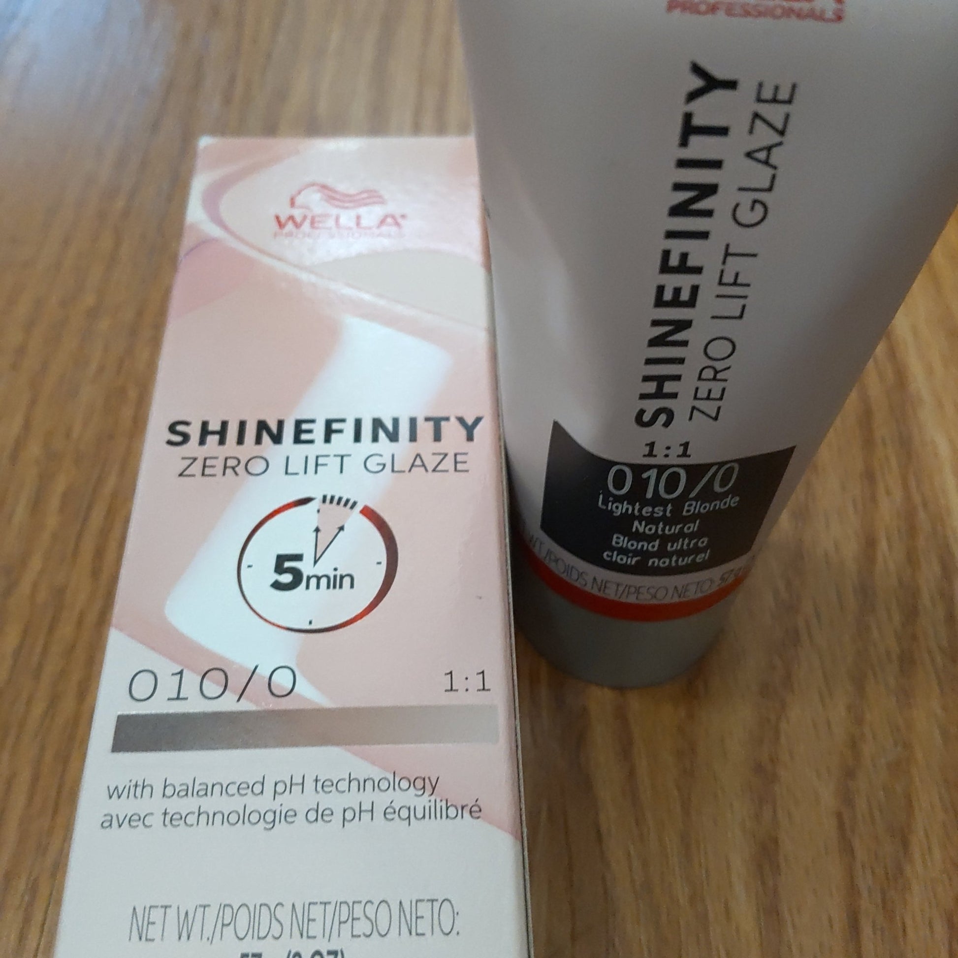 wella shinefinity zero lift glaze 2 oz color 04/0 - VIP Extensions