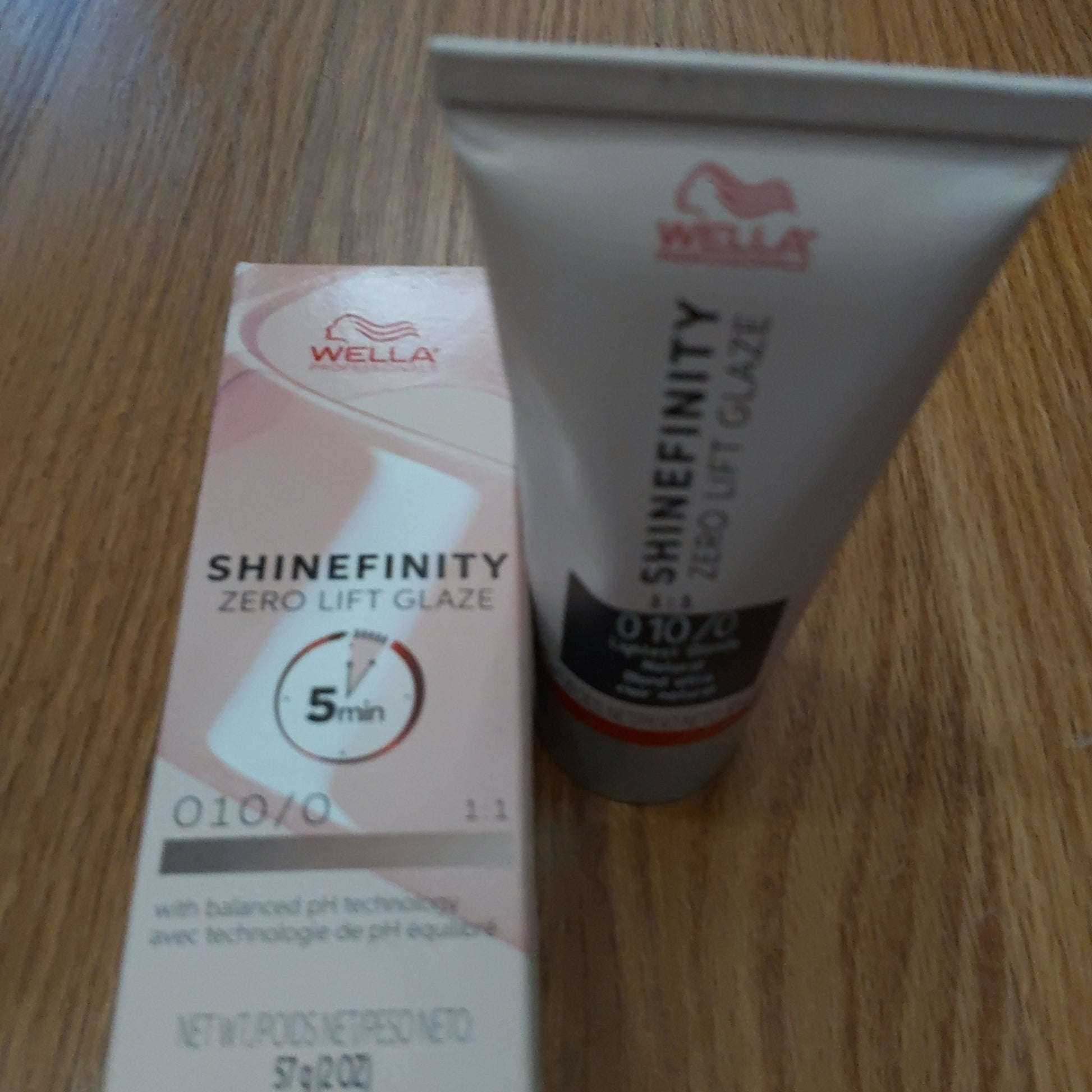 wella shinefinity zero lift glaze 2 oz color 04/12 - VIP Extensions