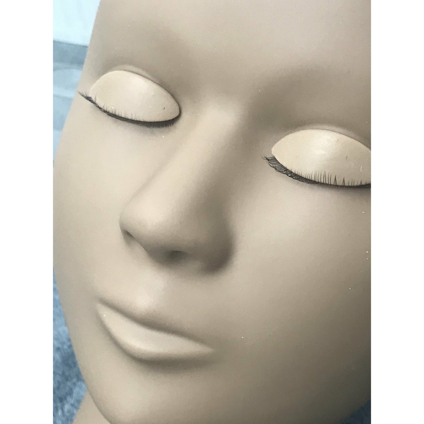 New Eyelash Practice Mannequin with 3 sets of removable eyes.